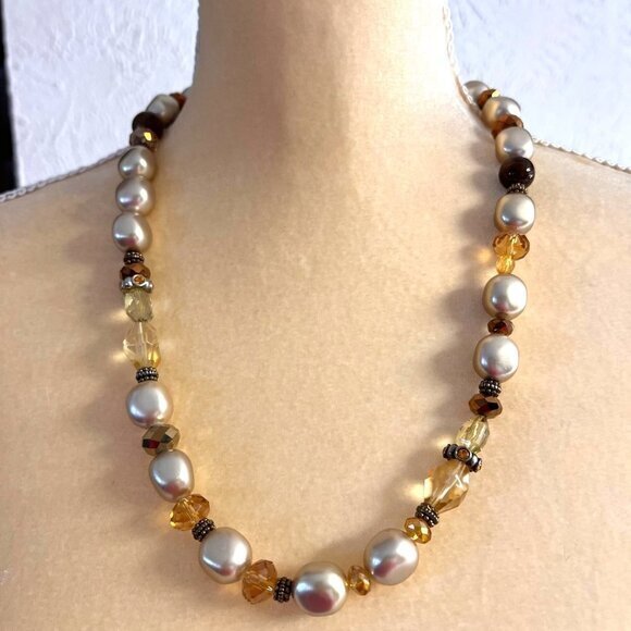 Handmade Beaded Goldtone Necklace with Earrings 24 in - Picture 8 of 13